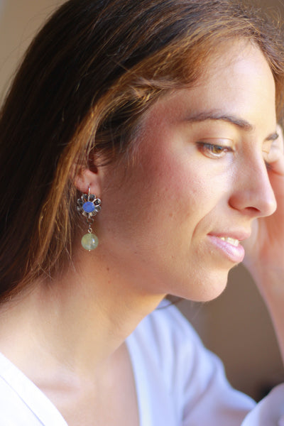 Pendientes Arquillo número 3 con Calcedonia natural y Prenhita