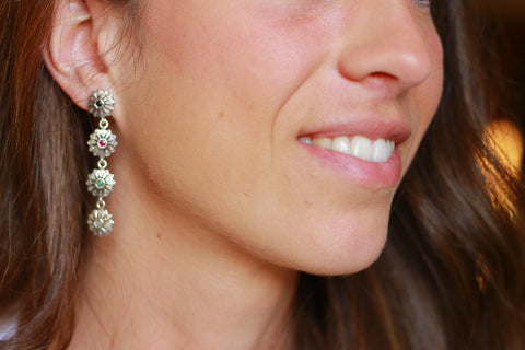Pendientes Fernandinos de 4 rosetas con piedras preciosas