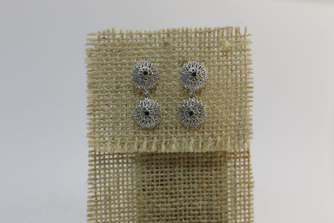 Pendientes Fernandinos de 2 rosetas con piedras preciosas.